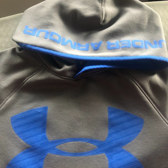 Under Armour Hoodie Size YMD - Picture 2 of 3